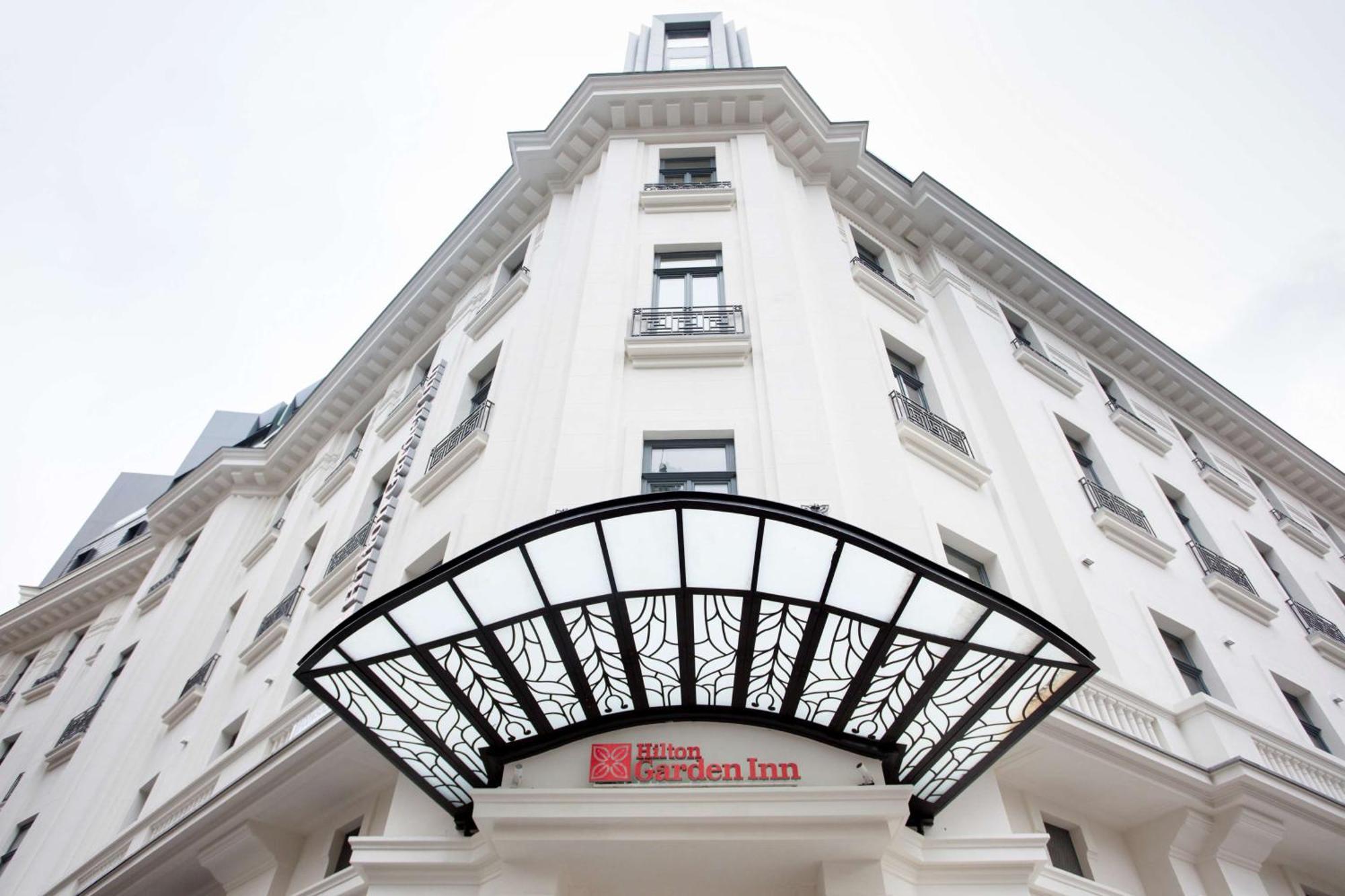 Hilton Garden Inn Bucharest Old Town Exterior photo